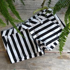 Volcom | B&W Striped Shorts